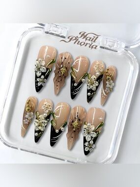 NailPhoria Stiletto Press-On Nail Set - Maple Muse